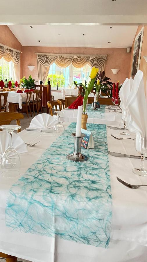 Hotel & Restaurant Am Kirschberg 알텐 부섹 외부 사진