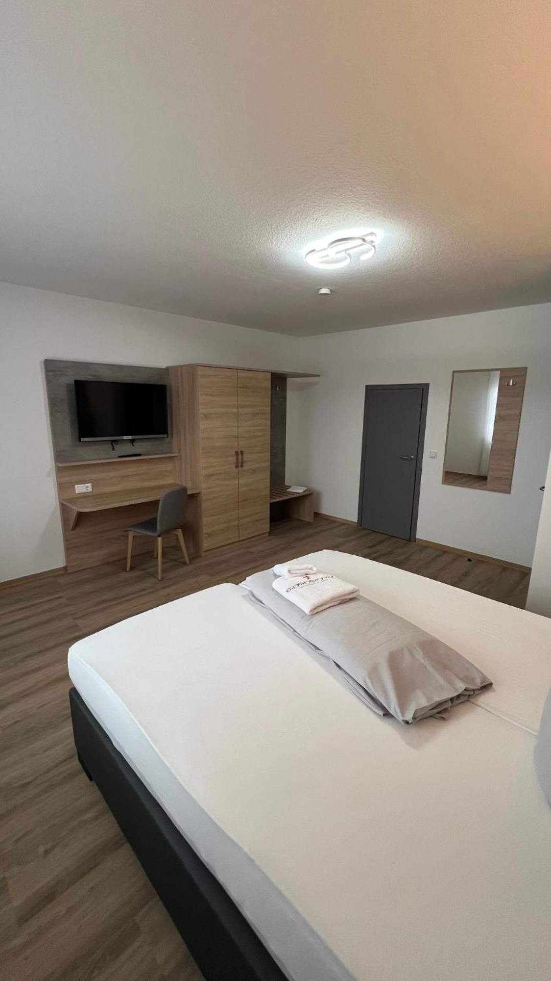 Hotel & Restaurant Am Kirschberg 알텐 부섹 외부 사진