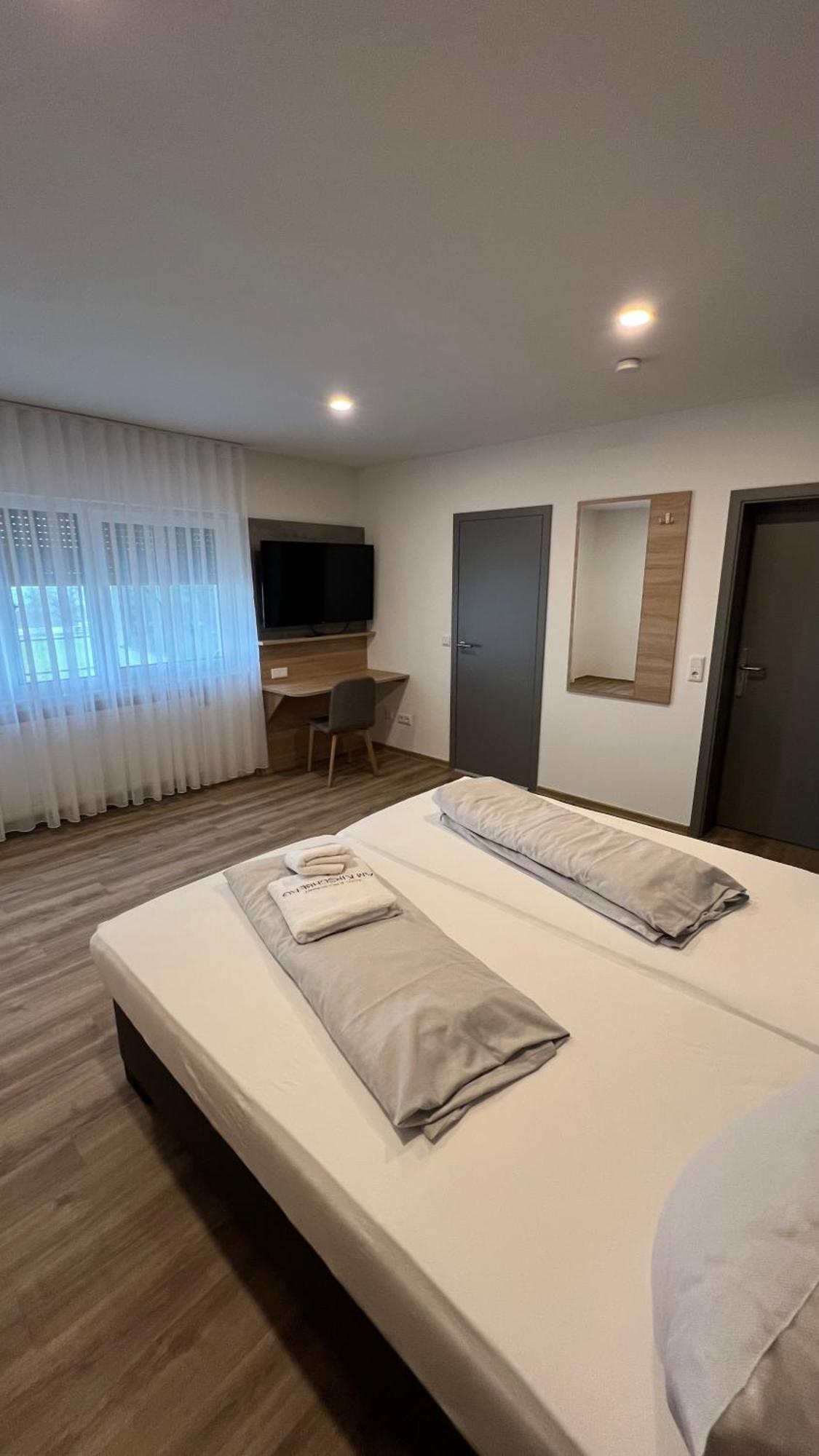 Hotel & Restaurant Am Kirschberg 알텐 부섹 외부 사진