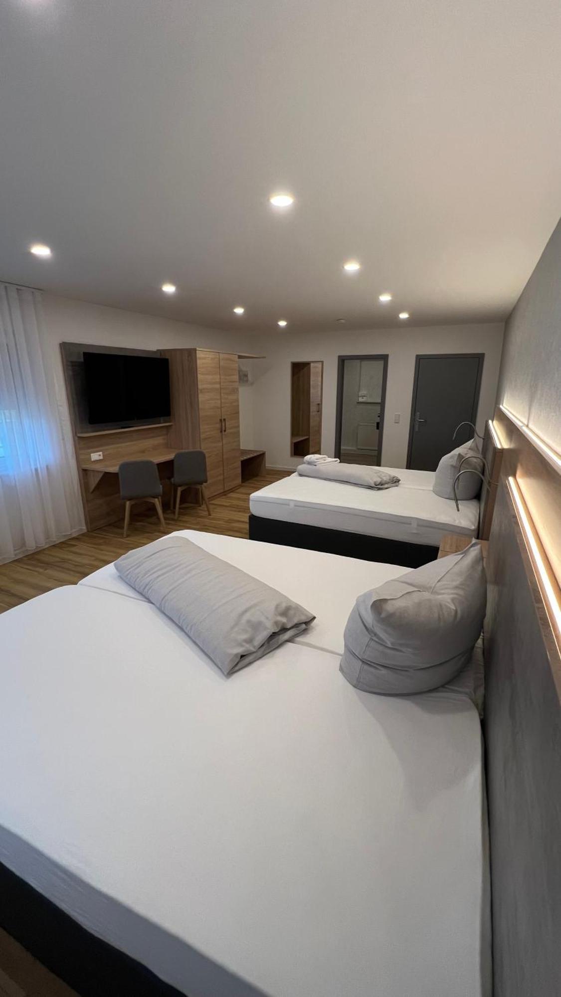 Hotel & Restaurant Am Kirschberg 알텐 부섹 외부 사진