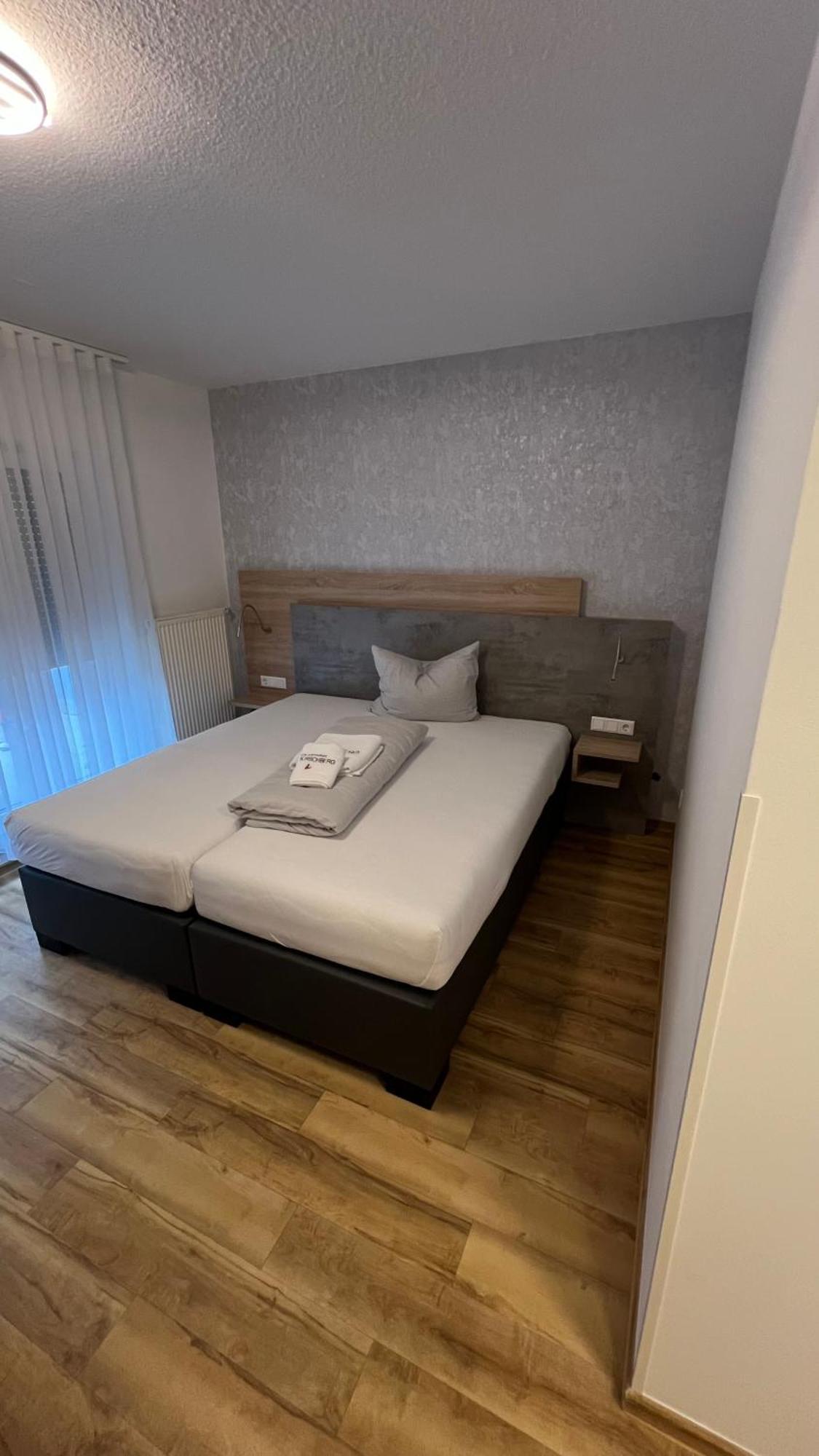 Hotel & Restaurant Am Kirschberg 알텐 부섹 외부 사진