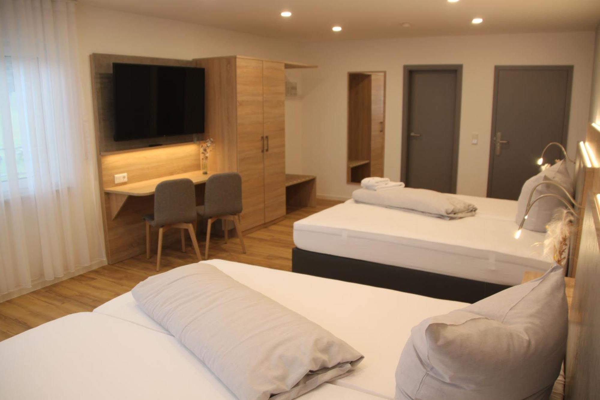 Hotel & Restaurant Am Kirschberg 알텐 부섹 외부 사진
