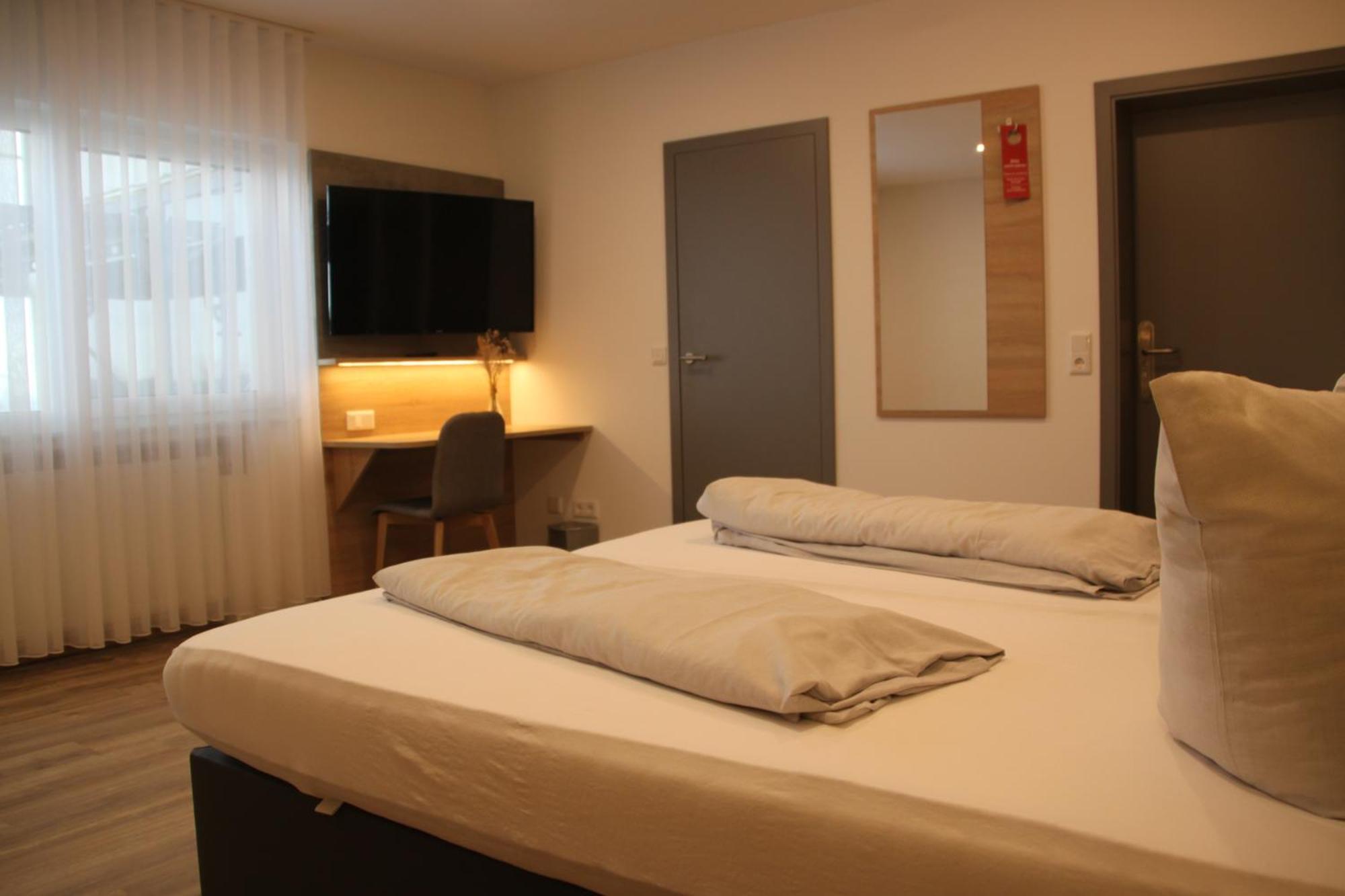 Hotel & Restaurant Am Kirschberg 알텐 부섹 외부 사진
