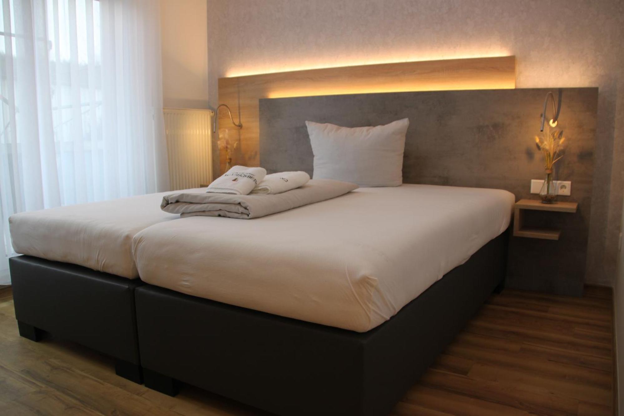 Hotel & Restaurant Am Kirschberg 알텐 부섹 외부 사진